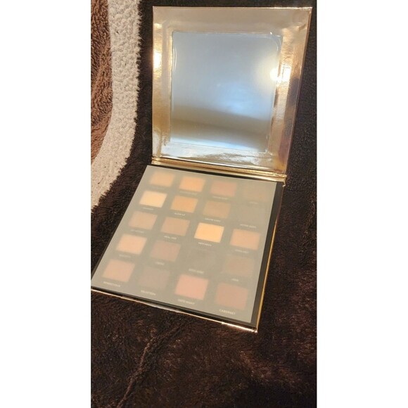 Iconic London Booming & Gleaming Eyeshadow Palette - Picture 5 of 5